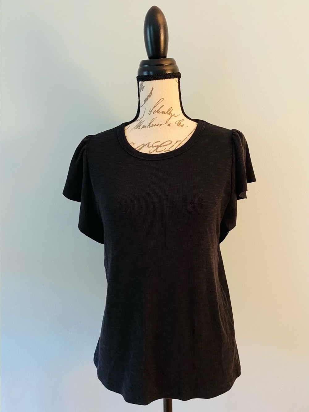 Women’s Flutter Sleeve Crewneck Top Size Medium
